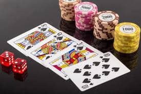 Pandangan Meja Roulette Tampilan meja roulette dari sudut kamera pertama dengan roda dan chip